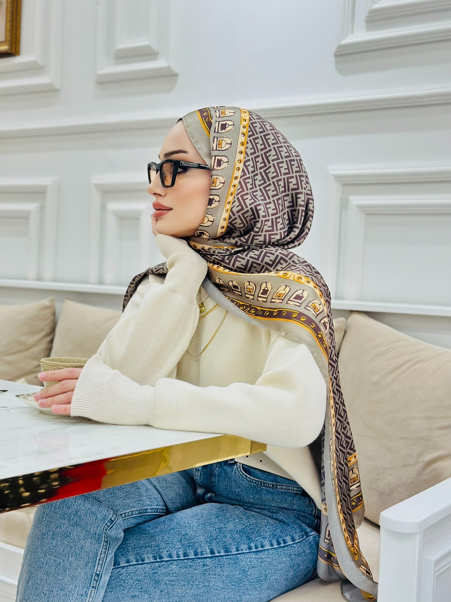 Fendi Çift Taraflı Vual İpek Şal 11143 - Bej - Organic ScarfsOrganic Scarfs